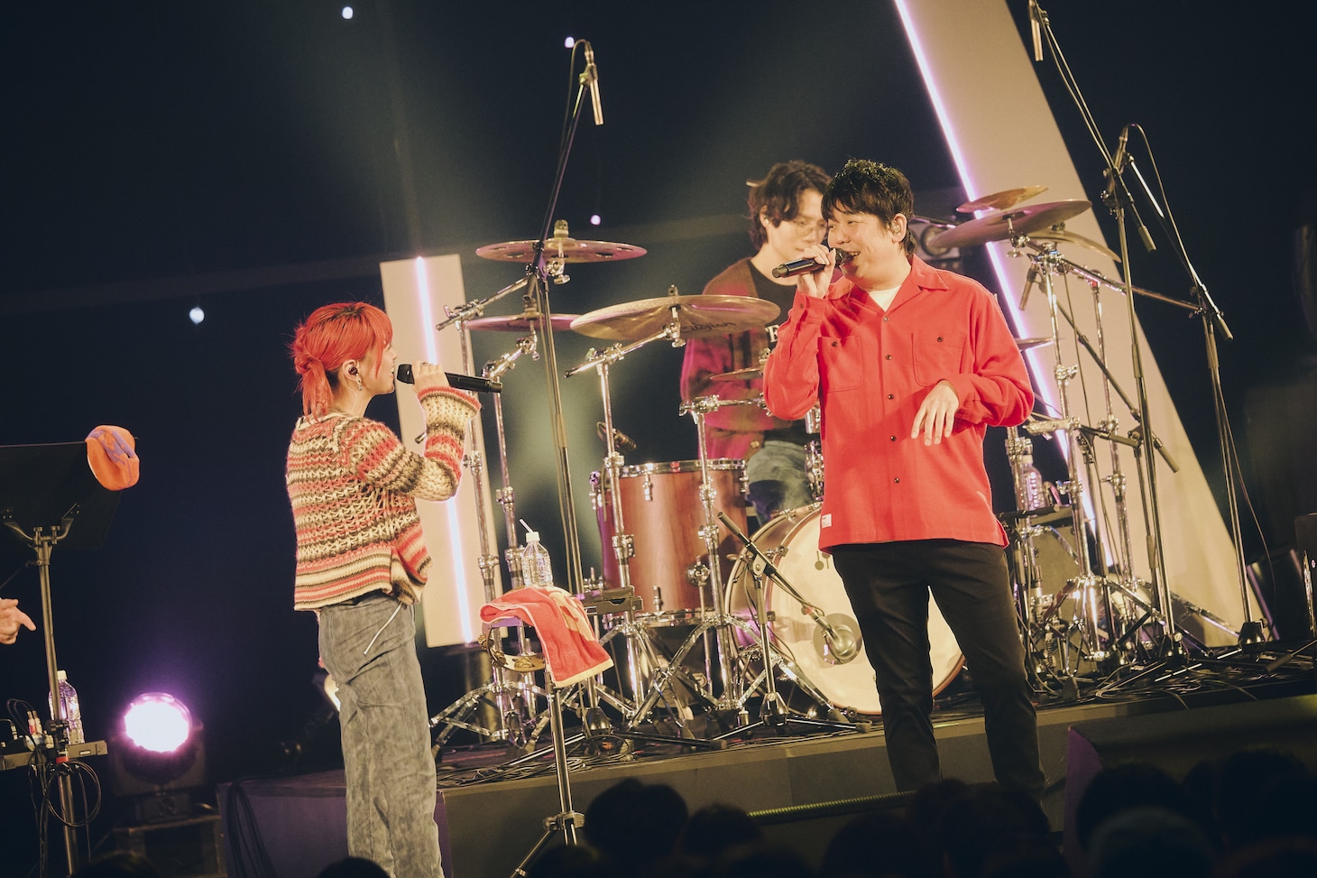 左から大島真帆、大橋卓弥。