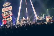 「ライブナタリー “スキマスイッチ × Penthouse”」スキマスイッチのステージの様子。