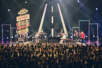 スキマスイッチ×浪岡真太郎＆大島真帆コラボステージの様子。