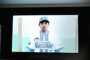 発表会ではベイスターズ選手会長・東克樹投手からのビデオメッセージも上映された。
