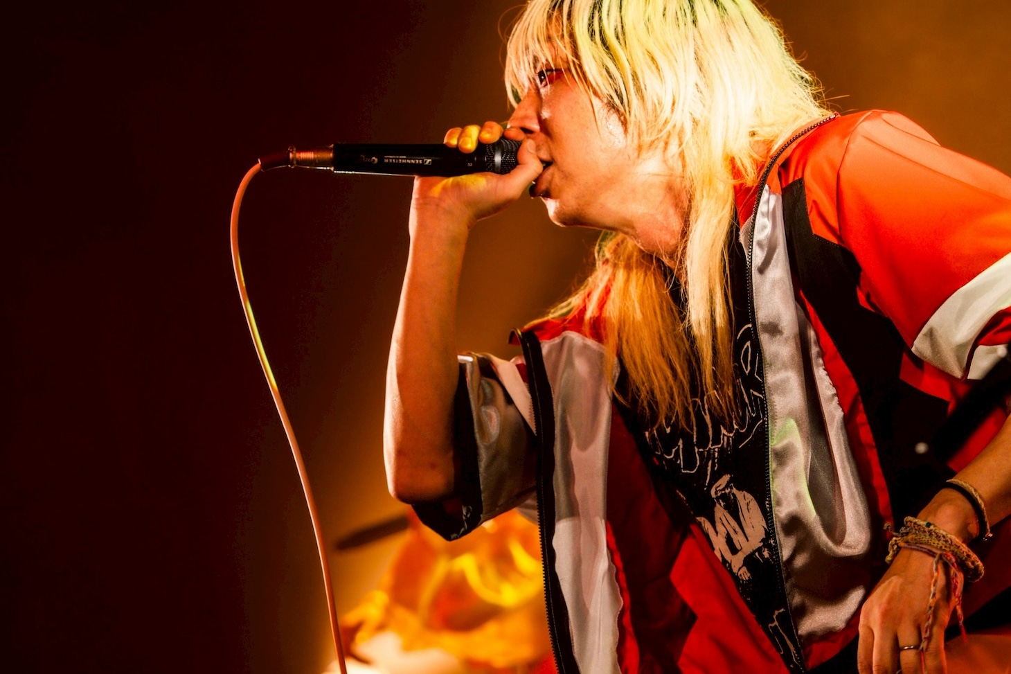 玉屋2060%（Vo, G）（撮影：かい）