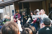 2期BiSメンバーが集まったNEMPiREライブの様子。