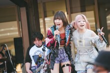 アヤ・エイトプリンス（LUCY）、YUINA（Chalca）。