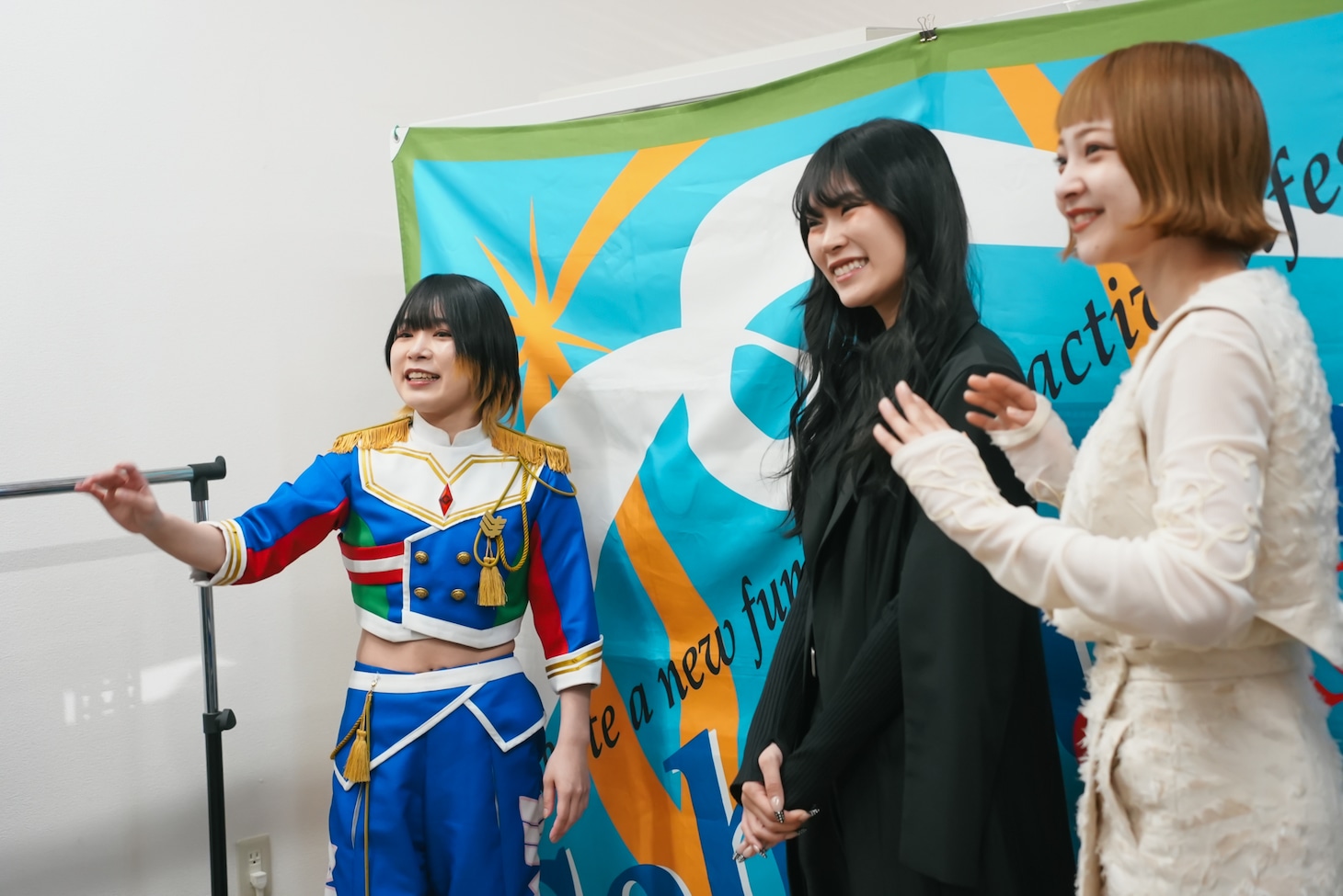 ヤママチミキ（GANG PARADE）、yu-ki（ExWHYZ）、RiNA（BiTE A SHOCK）。