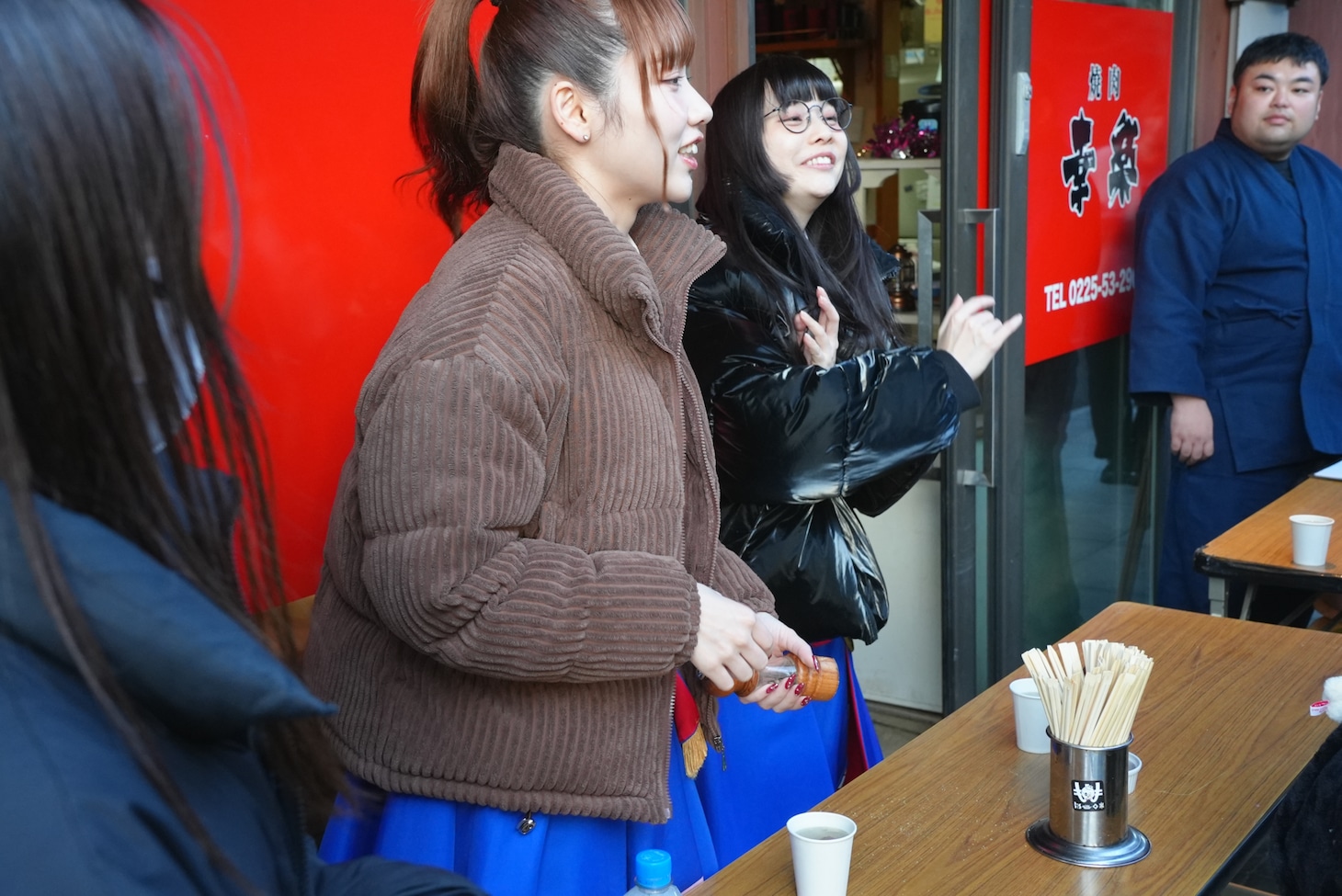 スープを販売するGANG PARADEの月ノウサギ、ユイ・ガ・ドクソン。