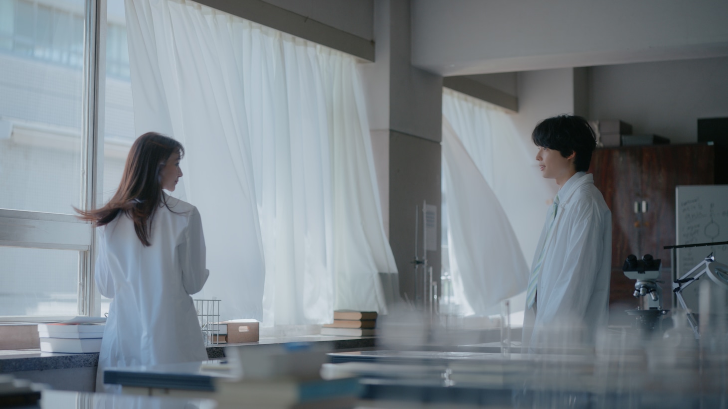 松村北斗（SixTONES）が出演するanummyの新CM「きっと、たぶん」編より。