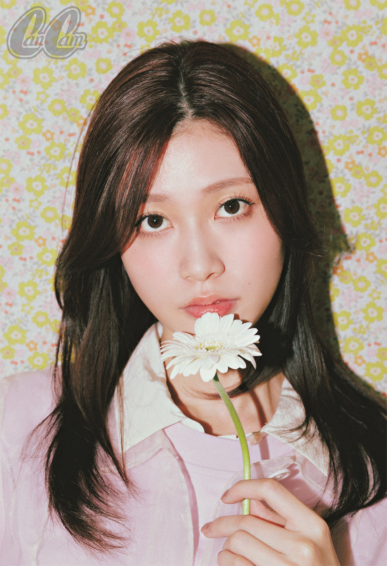 「CanCam」4月号より生見愛瑠。