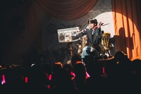 岩橋玄樹「GENKI IWAHASHI White Belle」の様子。