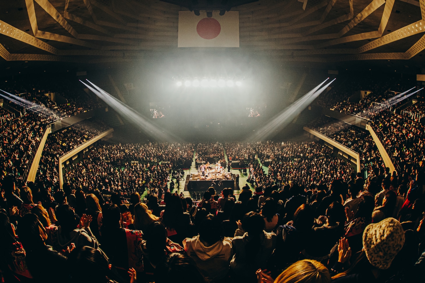 ヤングスキニー「いつか僕は誰もが羨むバンドになってやる日本武道館」の様子。（撮影：うえむらすばる）