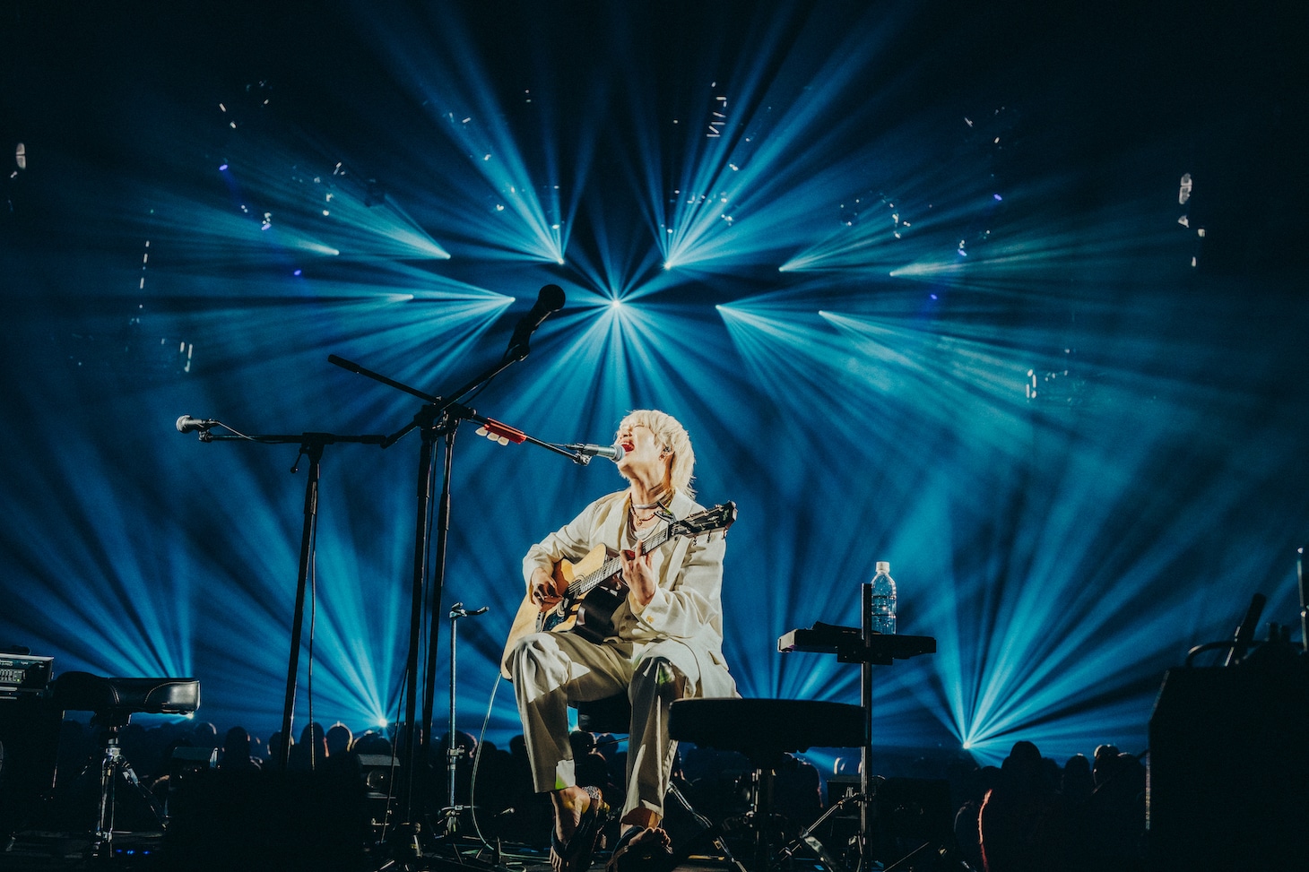 かやゆー（Vo, G）（撮影：うえむらすばる）