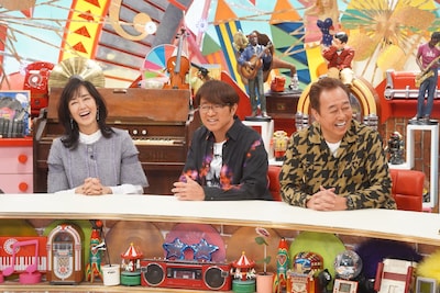 左から早見優、さまぁ～ず。2月19日放送「ミュージックジェネレーション」より。