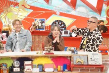 左から小森隼（GENERATIONS）、syudou、長谷川忍（シソンヌ。2月19日放送「ミュージックジェネレーション」より。