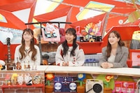 左から千葉恵里（AKB48）、山之内すず、藤田ニコル。2月19日放送「ミュージックジェネレーション」より。