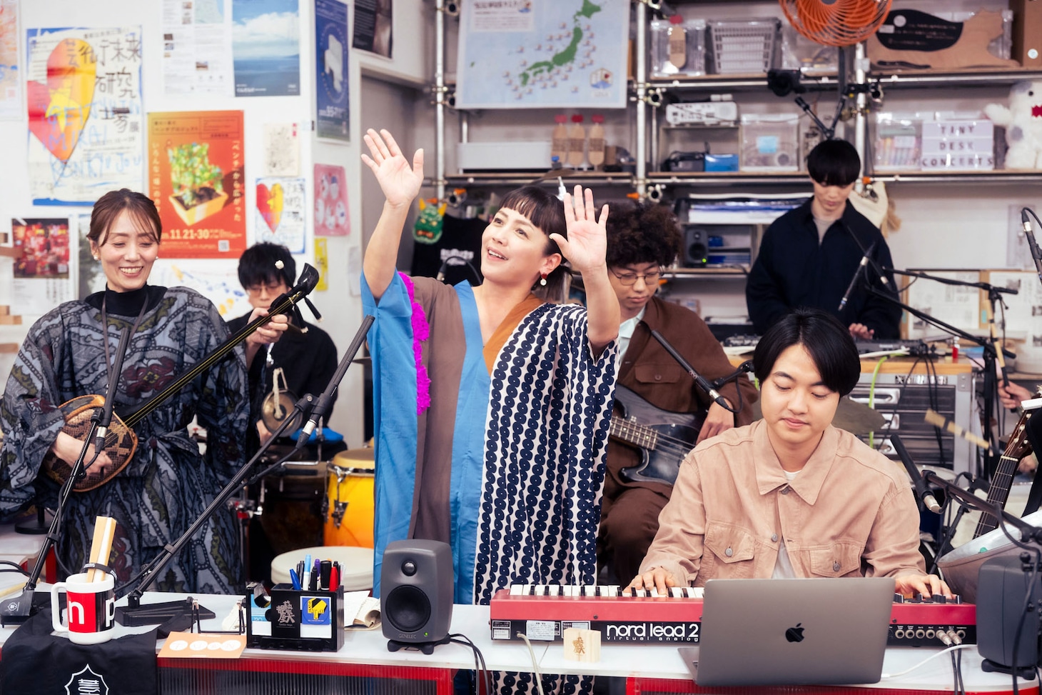 「tiny desk concerts JAPAN」より。（写真提供：NHK）