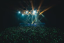 「メロン記念日'25 PHOENIX STAGE ～完熟メロン～」の様子。