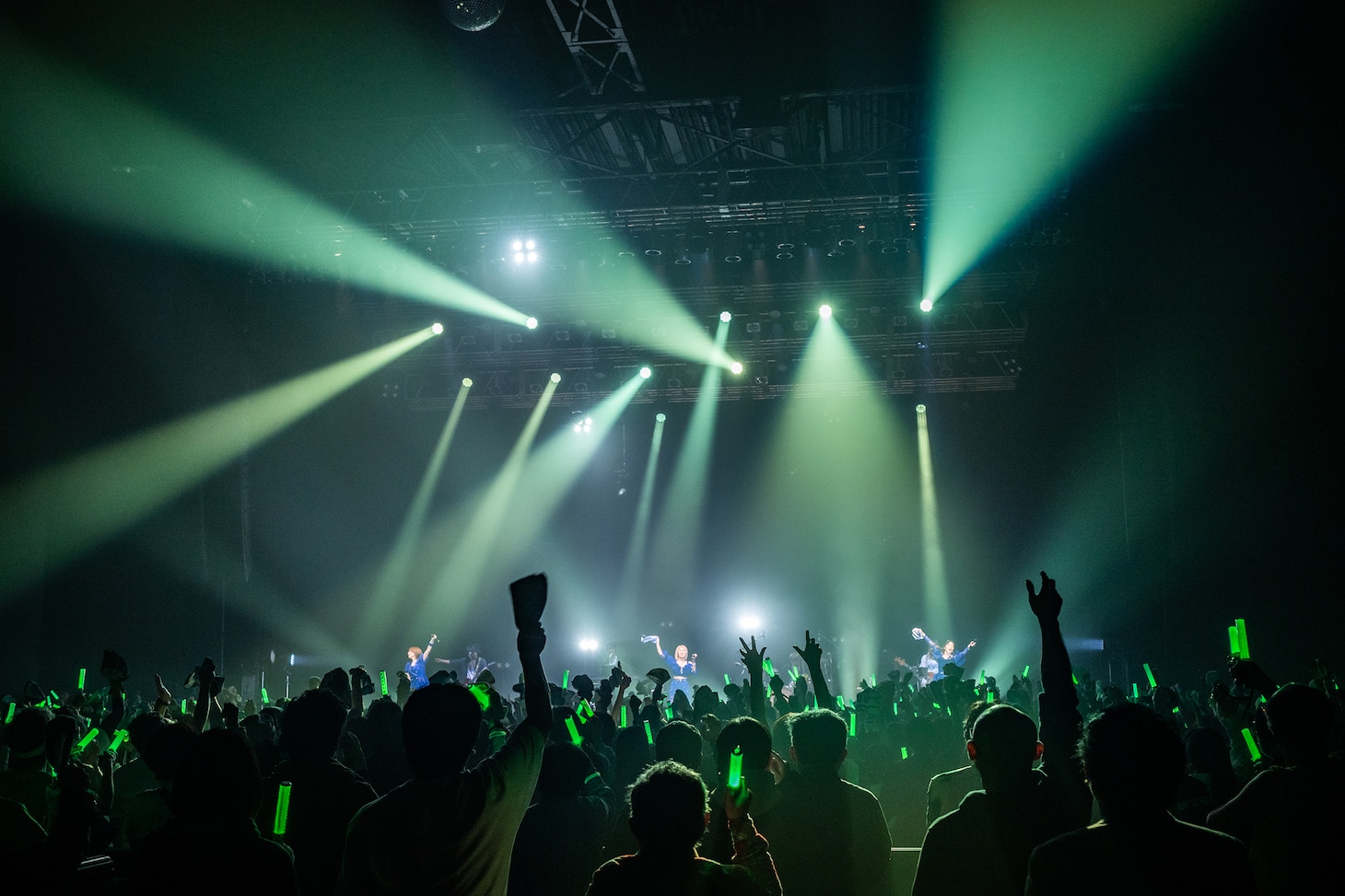 一面メロン色に染まったZepp DiverCity（TOKYO）のフロア。