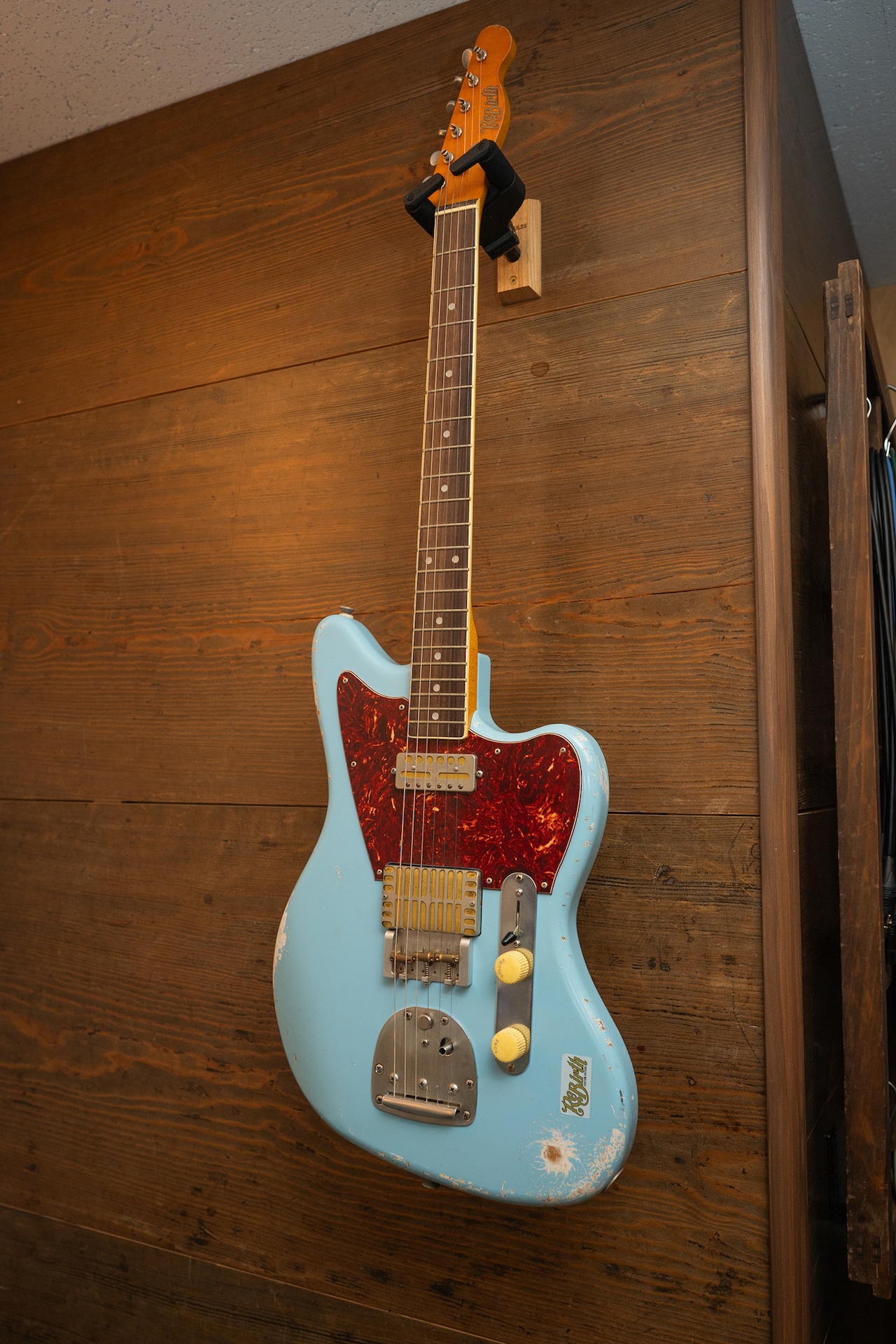 FeederのTAKAが作ったギター。