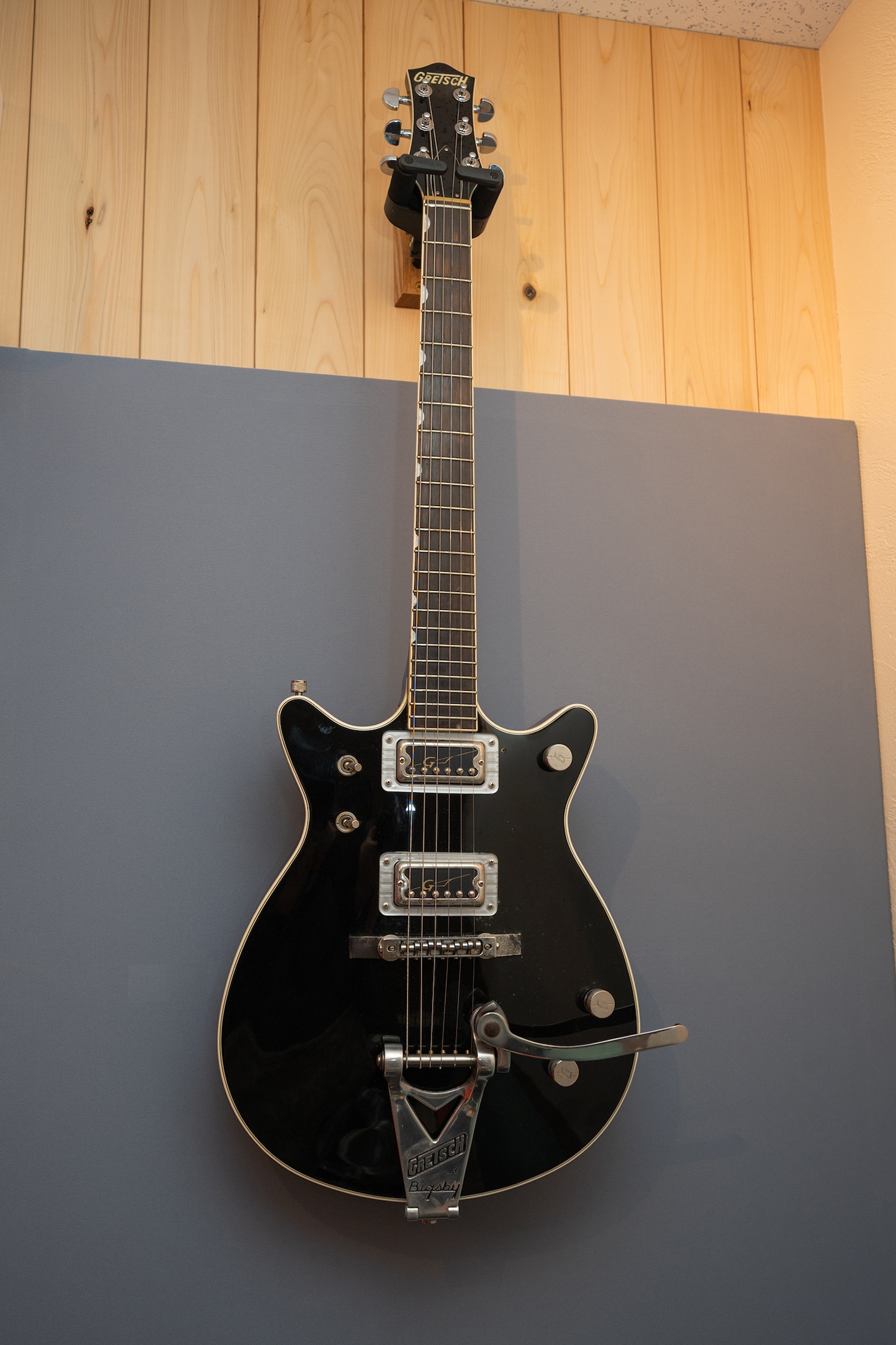 「MUSIC inn Fujieda」にあるグレッチ。