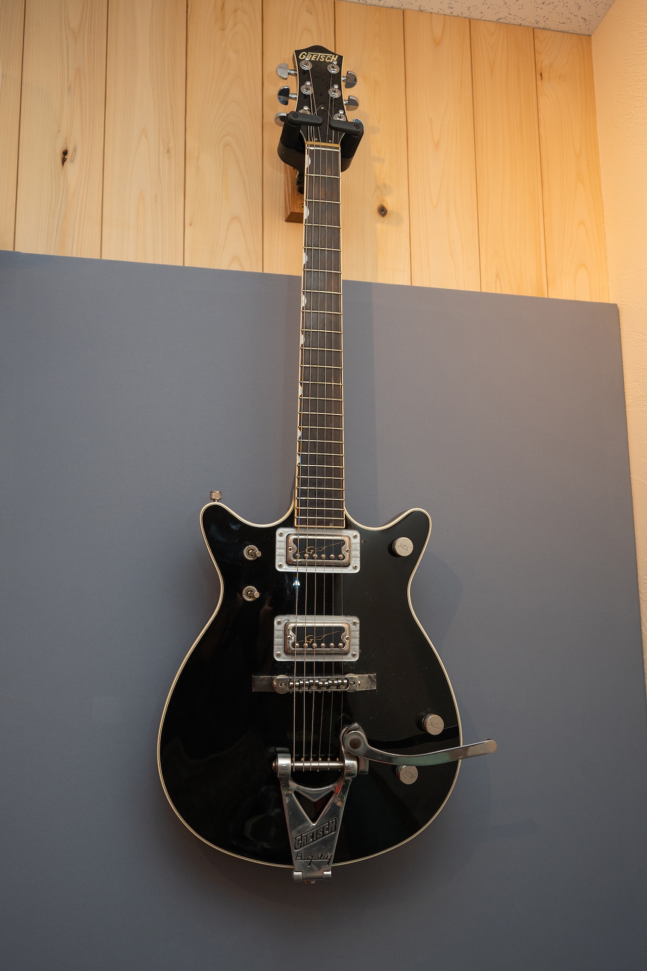 「MUSIC inn Fujieda」にあるグレッチ。