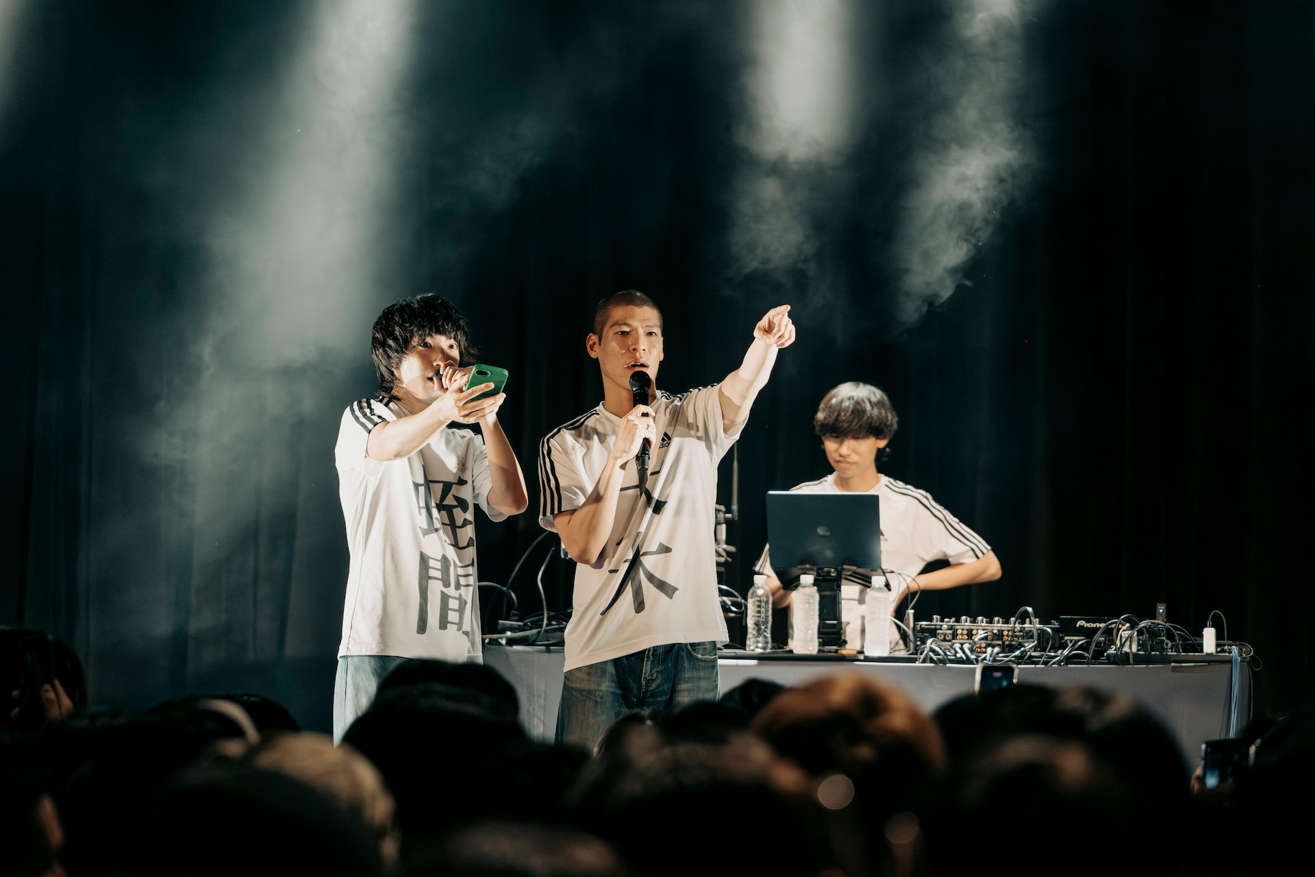 Peterparker69 × SUSHIBOYSツーマン、爆音エレクトロサウンドで踊り