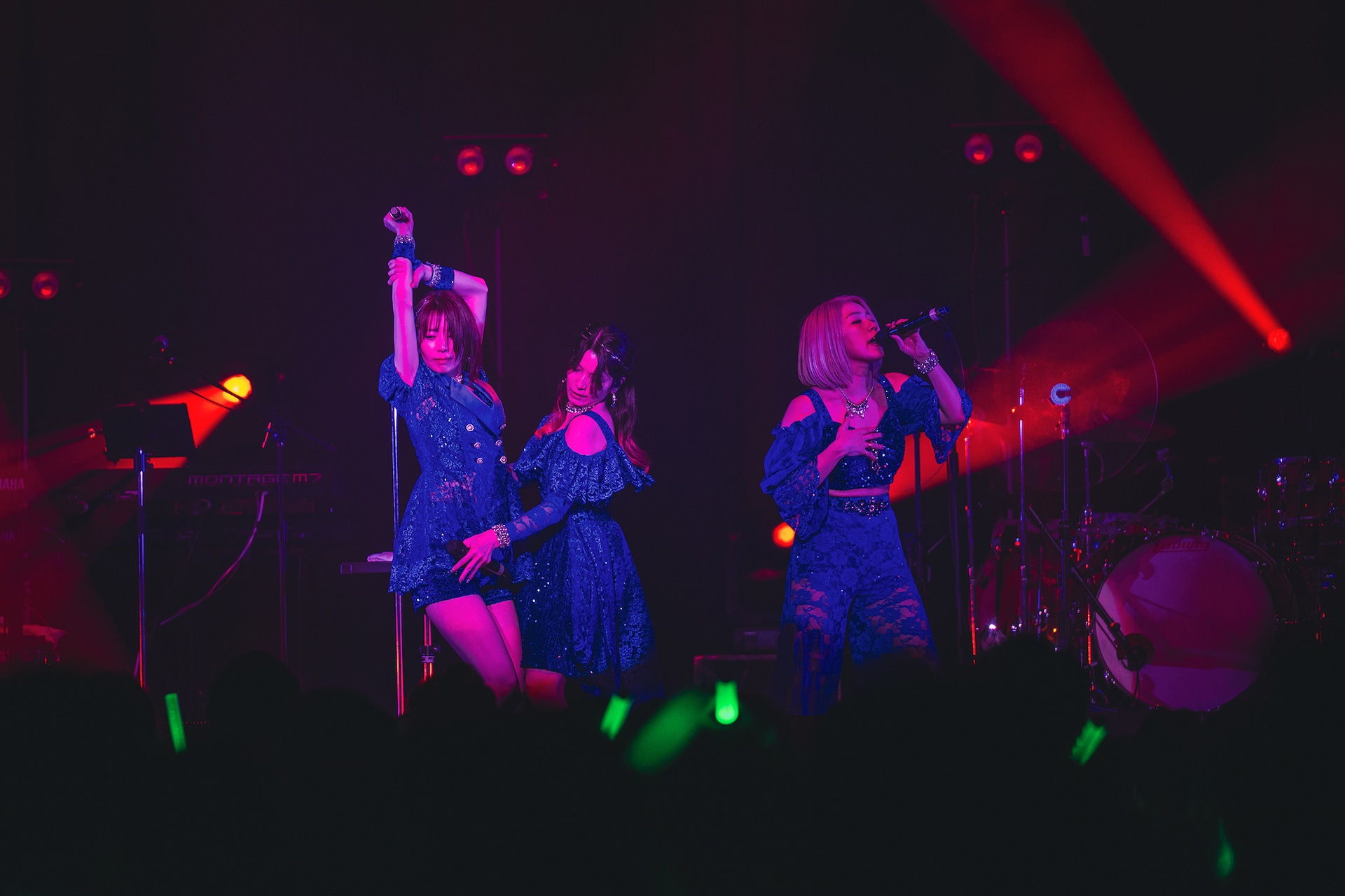 メロン記念日、青い不死鳥に！25周年の限定復活期間を締めくくるZepp