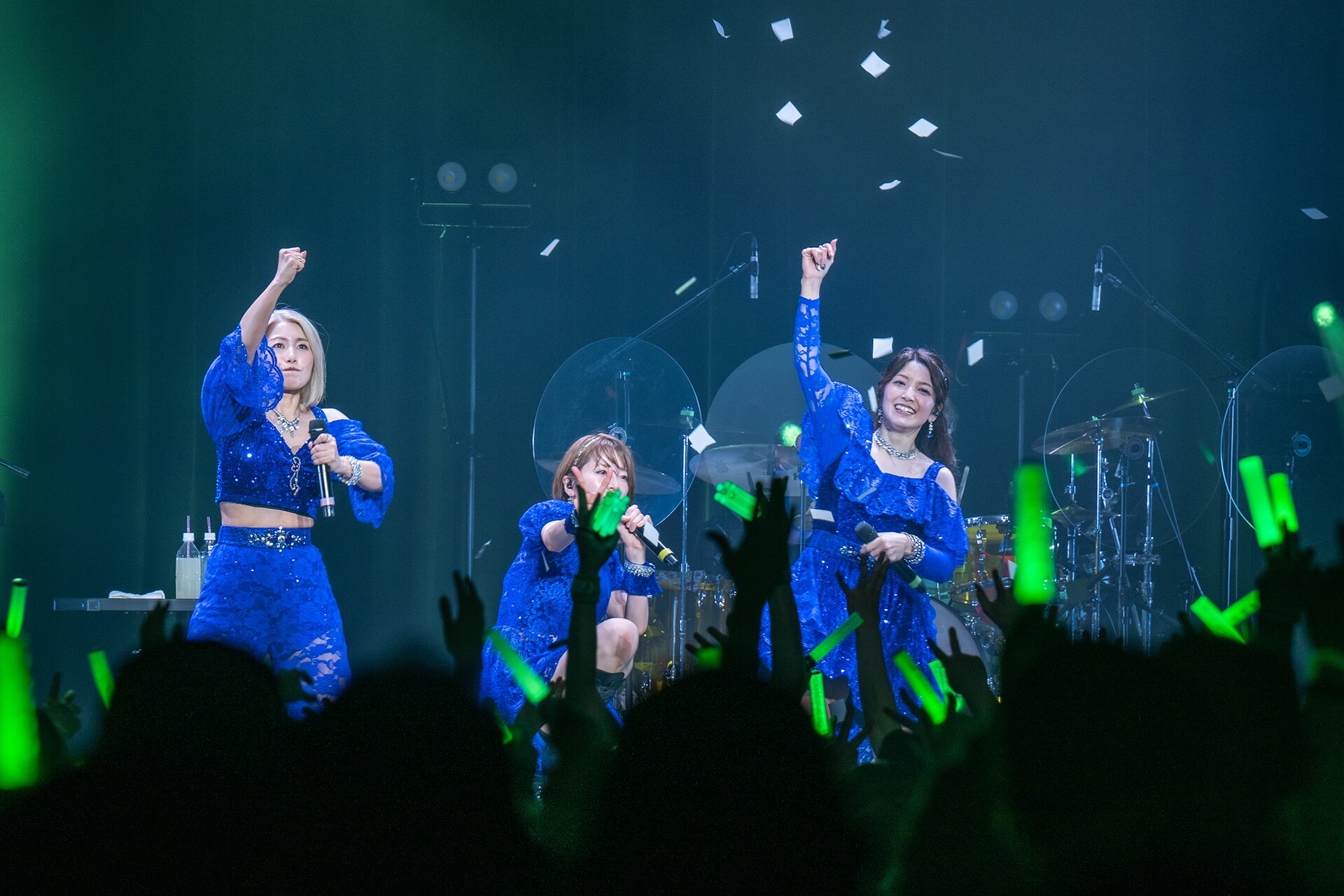 メロン記念日、青い不死鳥に！25周年の限定復活期間を締めくくるZepp