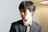 草川拓弥演じる伊澤嘉人。©︎フジテレビ