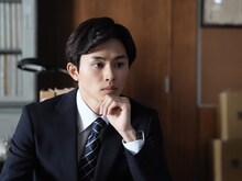 草川拓弥演じる伊澤嘉人。©︎フジテレビ