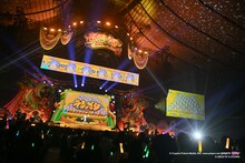 「デコミク LIVE starring 初音ミク『Hello』Produced by DECO*27 / OTOIRO」の様子。