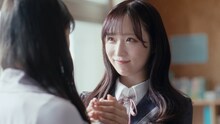 AKB48「名残り桜」MVより。©AKB48