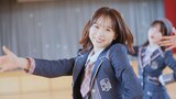 AKB48「名残り桜」MVより。©AKB48