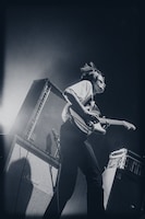 藤原忠（G / 神々のゴライコーズ）（撮影：稲垣ルリコ）