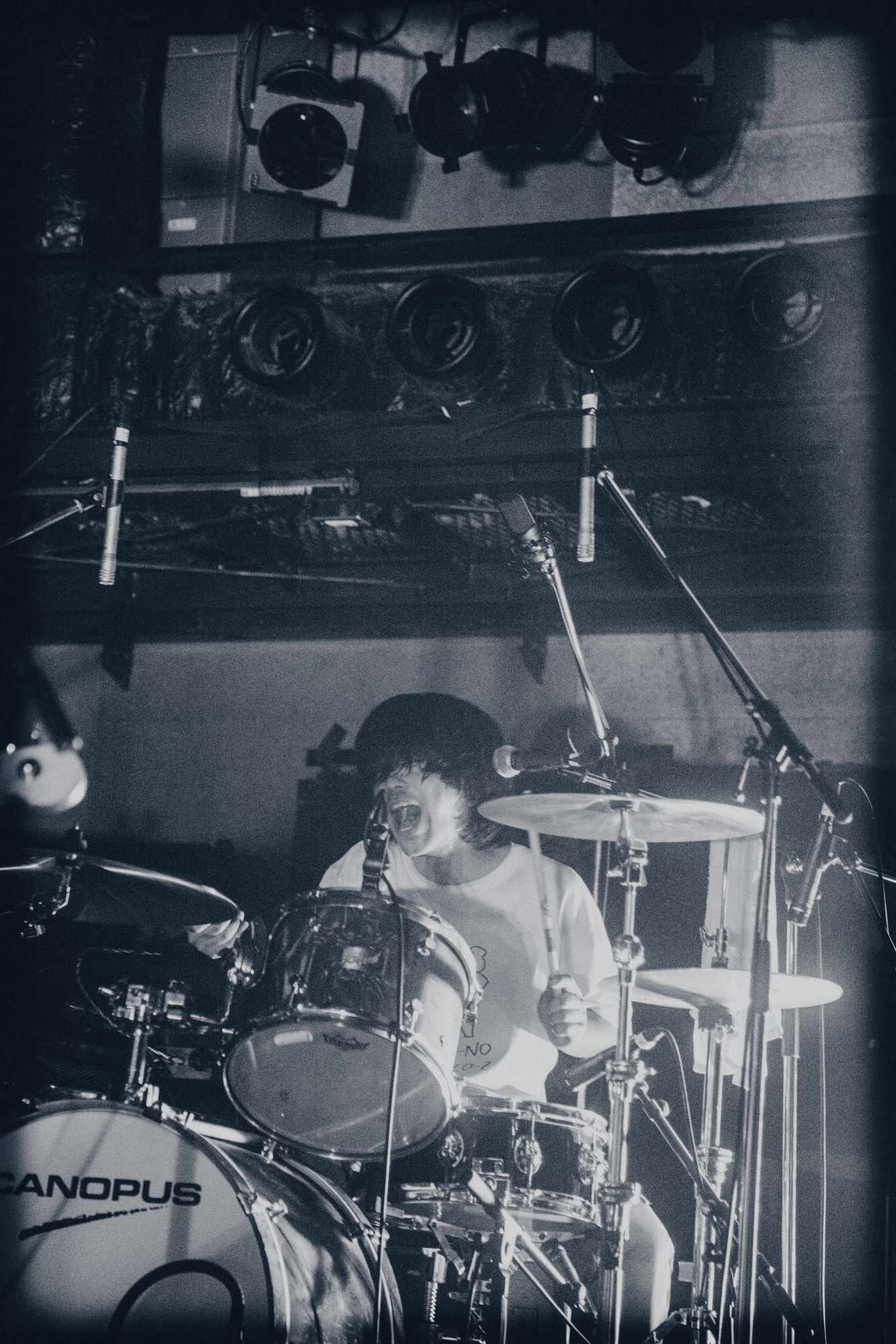 グレート橋本（Dr, Vo / 神々のゴライコーズ）（撮影：稲垣ルリコ）