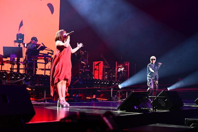 左からMaya、VERBAL。