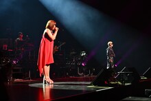 左からMaya、VERBAL。