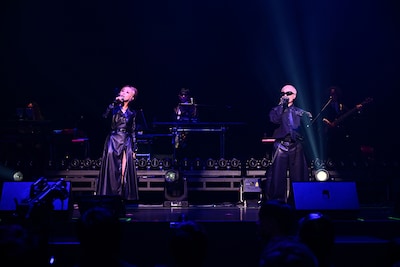 左から加藤ミリヤ、VERBAL。