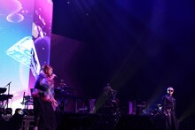 左からBONNIE PINK、VERBAL。