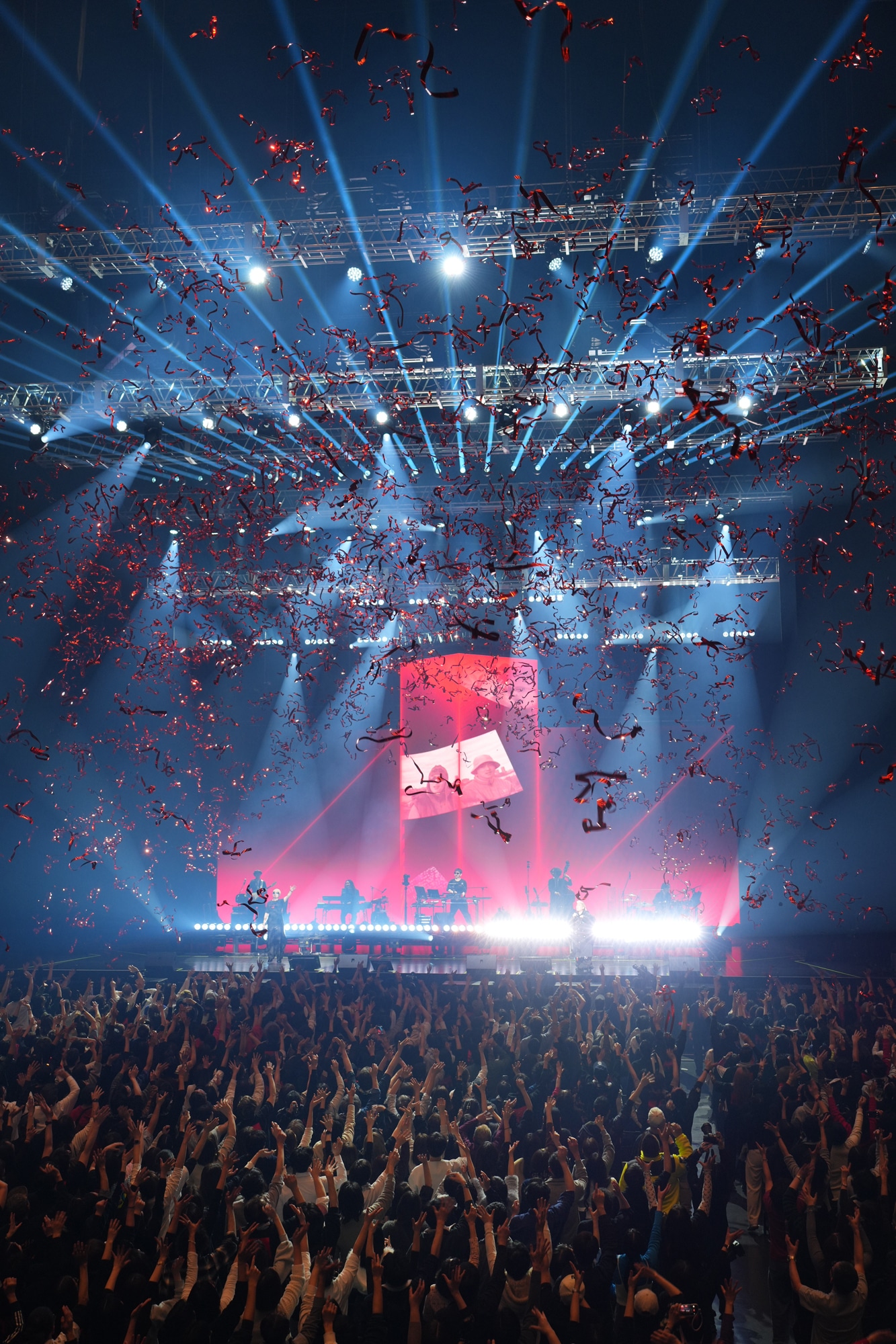 東京・東京ガーデンシアター「m-flo 25th ANNIVERSARY LIVE “SUPERLIMINAL”」の様子。