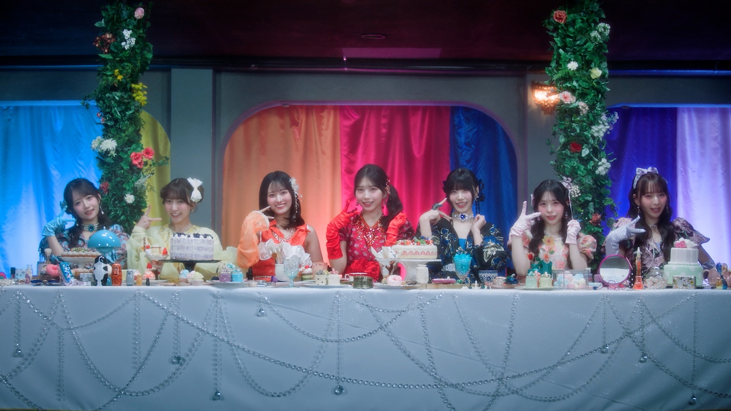 「SWEET STEP」ミュージックビデオより。