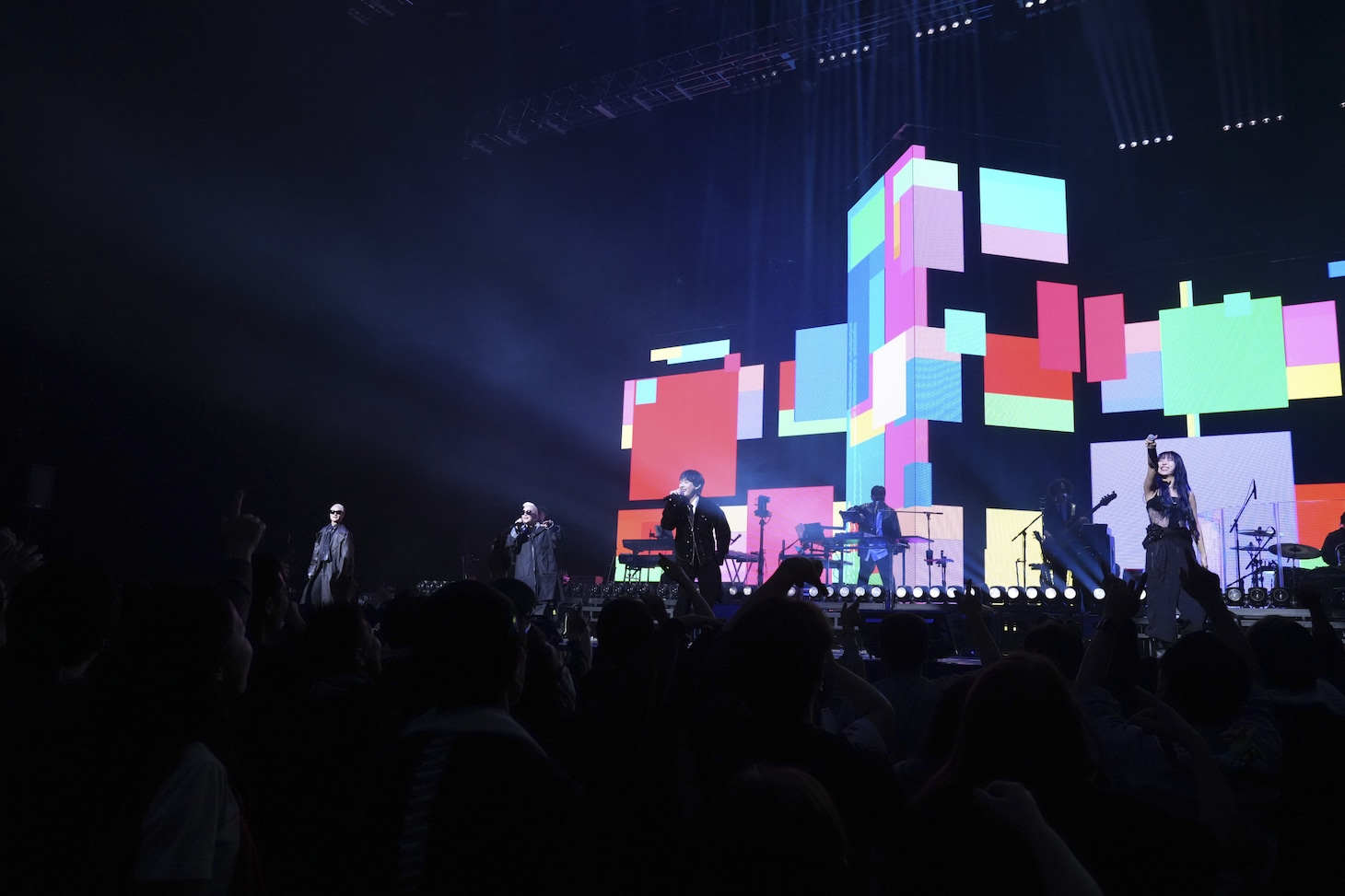 VERBAL、向井太一、eill。