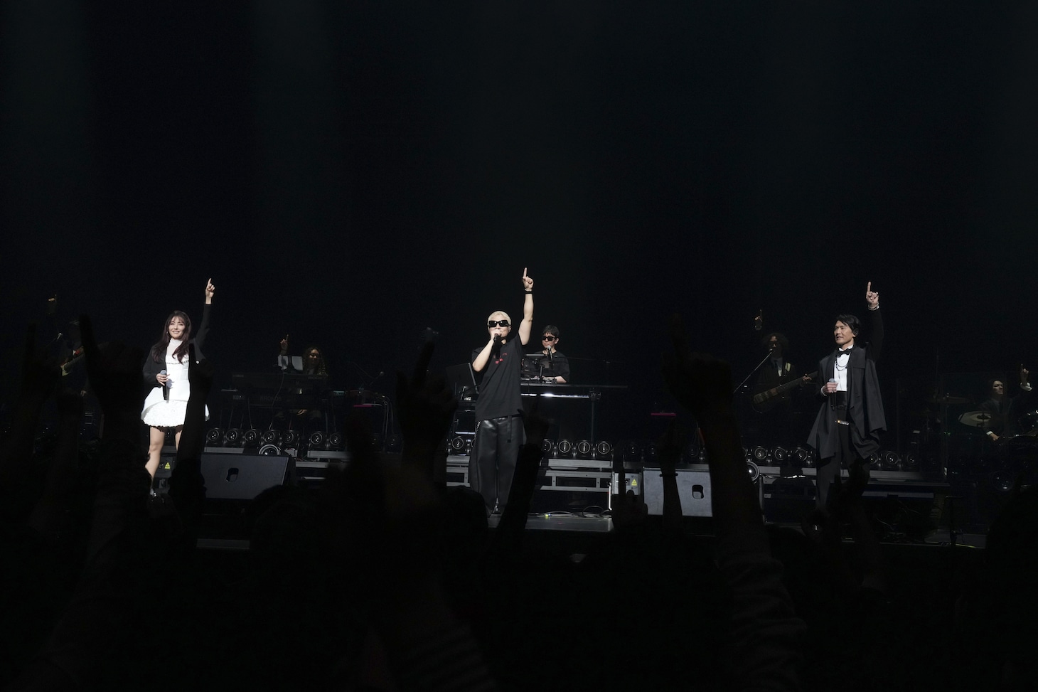 左からmelody.、VERBAL、山本領平。