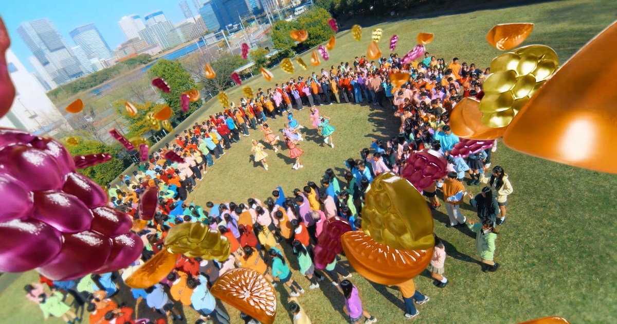 FRUITS ZIPPERが390人の学生と“ミックスダンス”！明治「果汁グミ」Web 