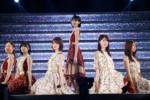 「乃木坂46 5th ALBUM MEMORIAL LIVE『My respect』」の様子。（写真提供：乃木坂46LLC）
