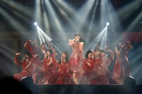 「乃木坂46 5th ALBUM MEMORIAL LIVE『My respect』」の様子。（写真提供：乃木坂46LLC）