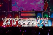「乃木坂46 5th ALBUM MEMORIAL LIVE『My respect』」より、4期生のパフォーマンス。（写真提供：乃木坂46LLC）