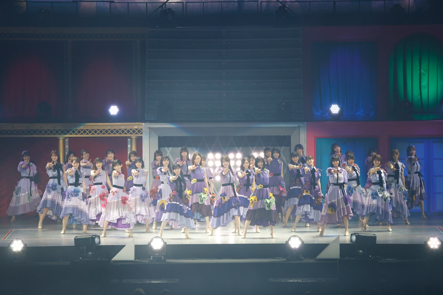 「乃木坂46 5th ALBUM MEMORIAL LIVE『My respect』」の様子。（写真提供：乃木坂46LLC）