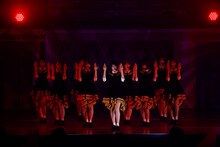 「乃木坂46 5th ALBUM MEMORIAL LIVE『My respect』」より、新曲「Fake Doctor」を披露する4期生。（写真提供：乃木坂46LLC）