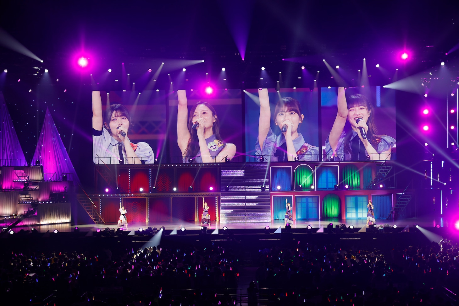 「乃木坂46 5th ALBUM MEMORIAL LIVE『My respect』」より、3期生のパフォーマンス。（写真提供：乃木坂46LLC）
