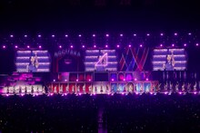 「乃木坂46 5th ALBUM MEMORIAL LIVE『My respect』」の様子。（写真提供：乃木坂46LLC）