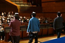 会場をあとにするsumika。